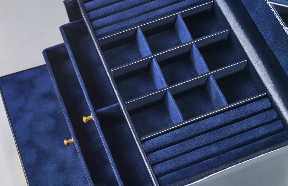 Smyckeskrin Elly acuro / navy (läder)